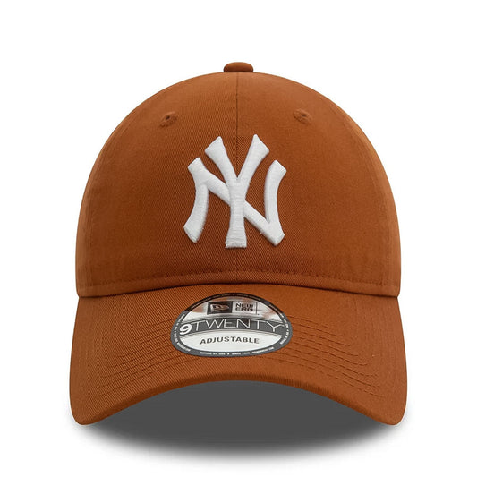 Casquette New Era 9TWENTY Ajustable New York Yankees Marron Logo Brodé Élégant