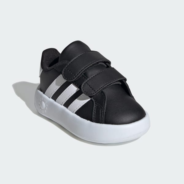 https://assets.adidas.com/images/w_600,f_auto,q_auto/aa805e31957e4868bf61ac0c05dcbcfc_9366/Grand_Court_2.0_Shoes_Kids_Black_ID5272_04_standard.jpg