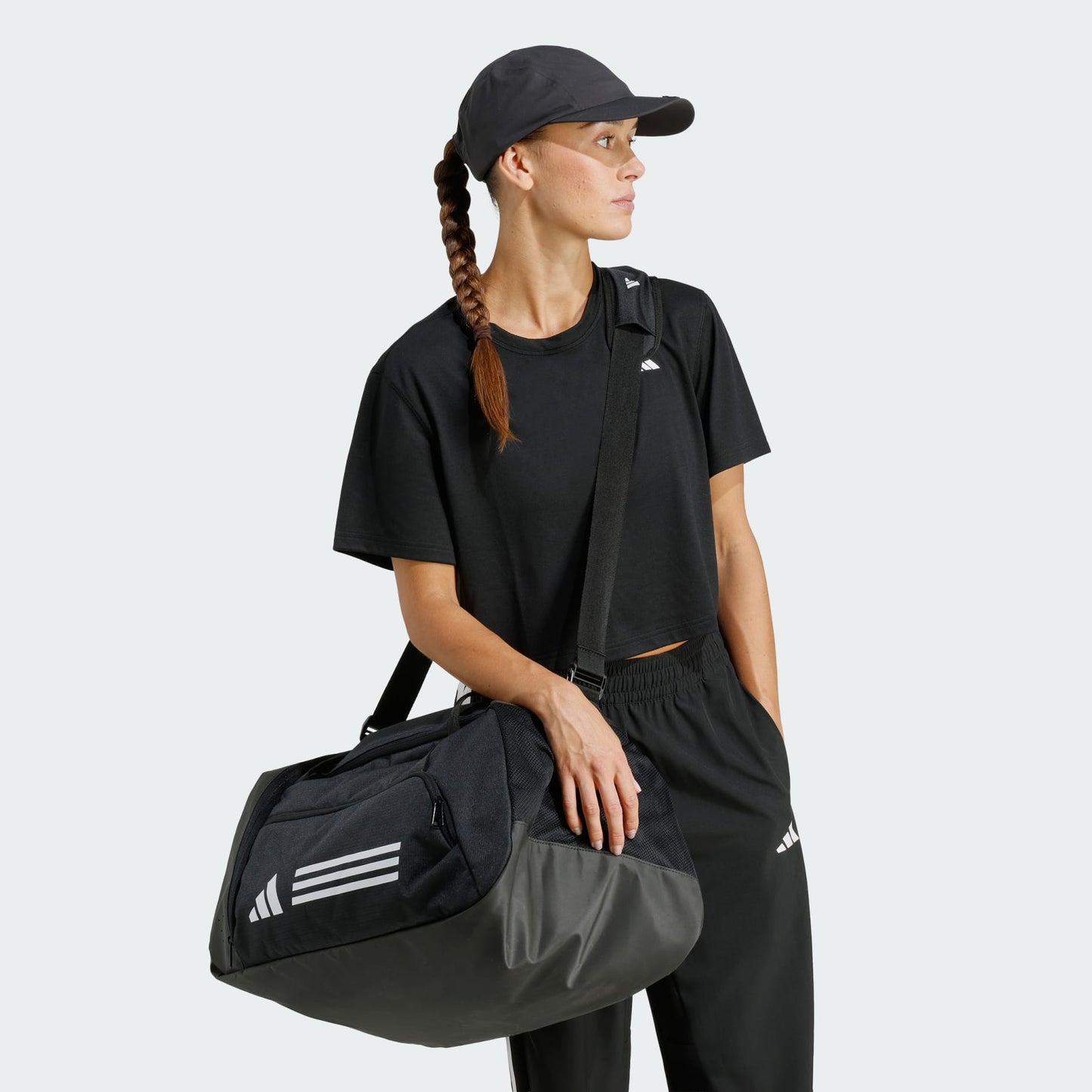 https://assets.adidas.com/images/w_1880,f_auto,q_auto/8059b93fd1724f3fa55f50e6dae72f51_9366/IP9863_27_model.jpg