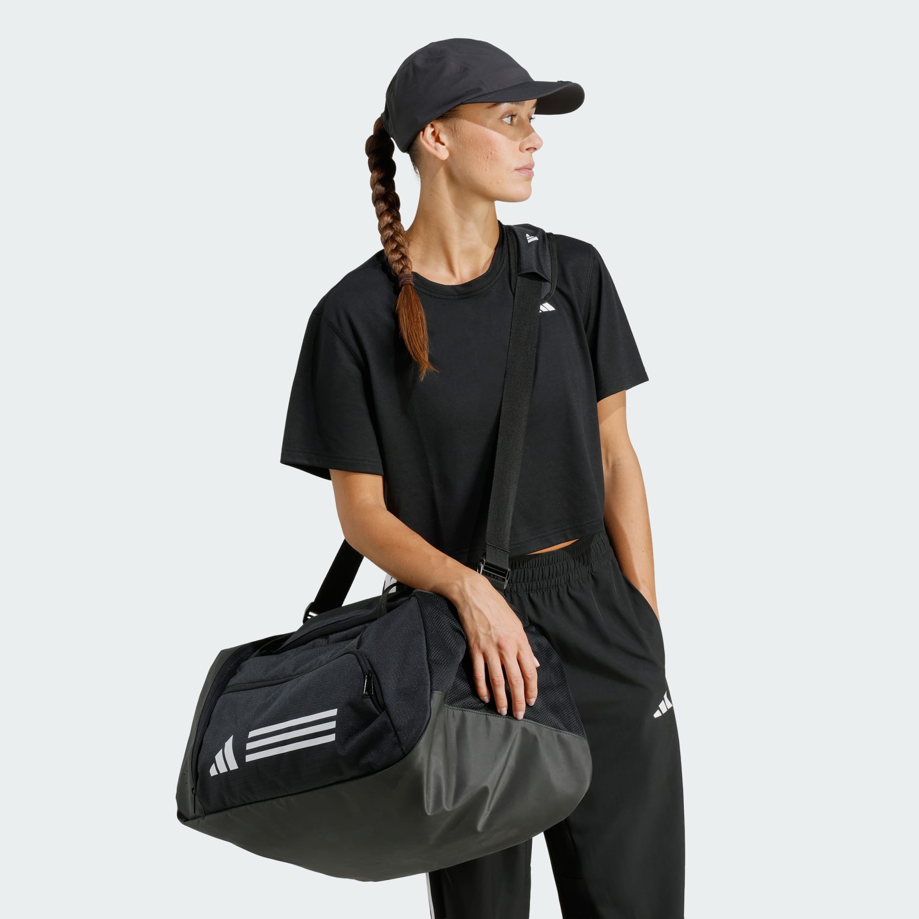 https://assets.adidas.com/images/w_1880,f_auto,q_auto/8059b93fd1724f3fa55f50e6dae72f51_9366/IP9863_27_model.jpg