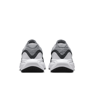 https://static.nike.com/a/images/t_default/dece5f02-9ec7-4261-9b9f-2878ab93c578/NIKE+REVOLUTION+8.png